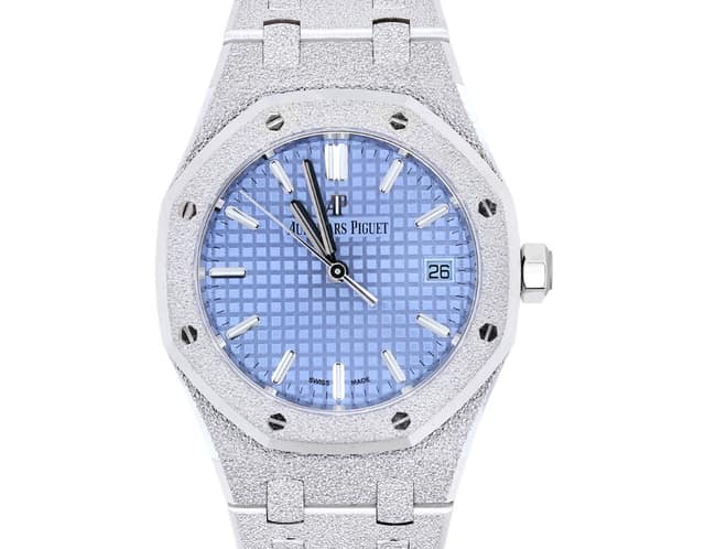 오데마피게 로얄오크 50주년 프로스티드 골드 셀프와인딩 34mm 라이트 블루 다이얼 77353BC.GG.1263BC.01